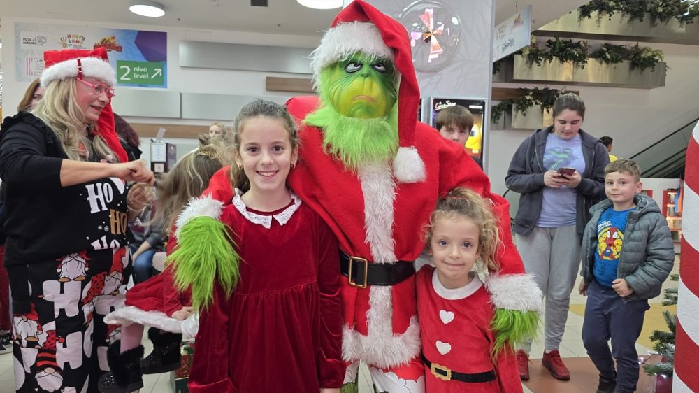 Djed Božićnjak i Kolo sreće donijeli veselje i božićnu čaroliju u Dalmare Shopping Centar